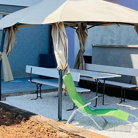 Ferienwohnung Leona Pula Exterior foto