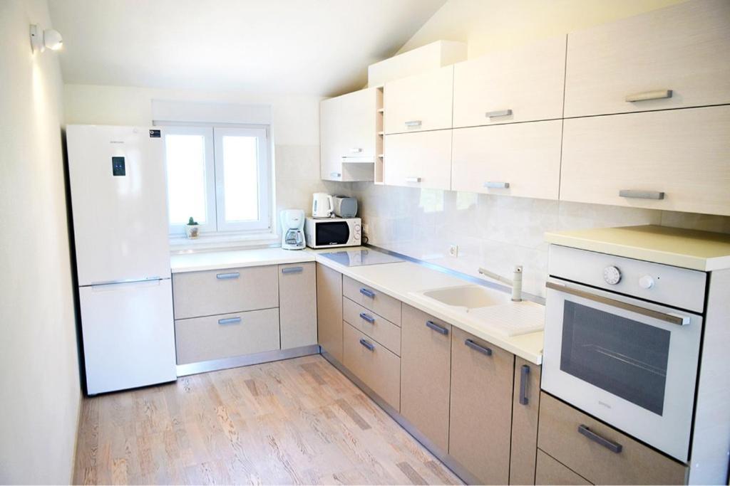 Ferienwohnung Leona Pula Exterior foto