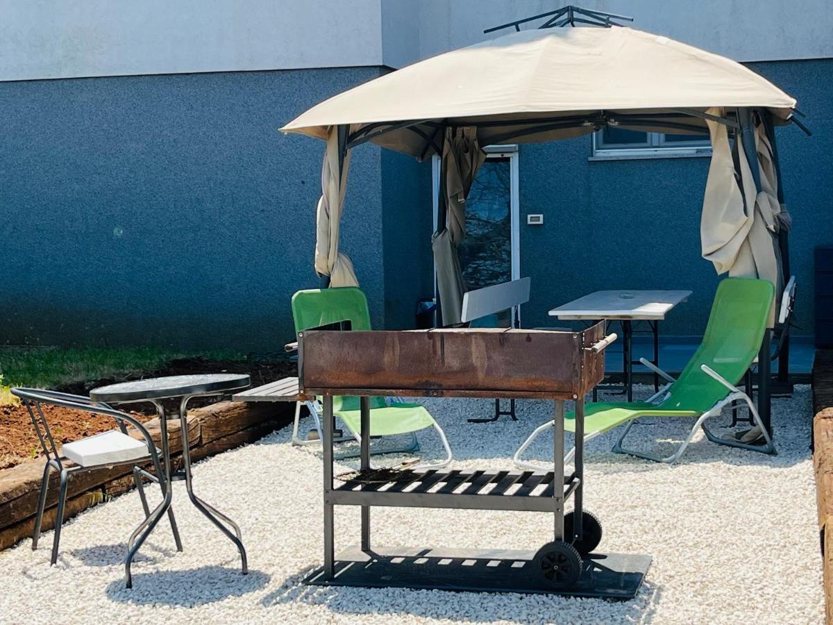 Ferienwohnung Leona Pula Exterior foto